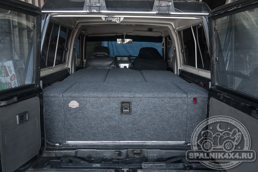 Автомобильный спальник для трехдверного ТЛК 76 с сохранением двух рядов сидений