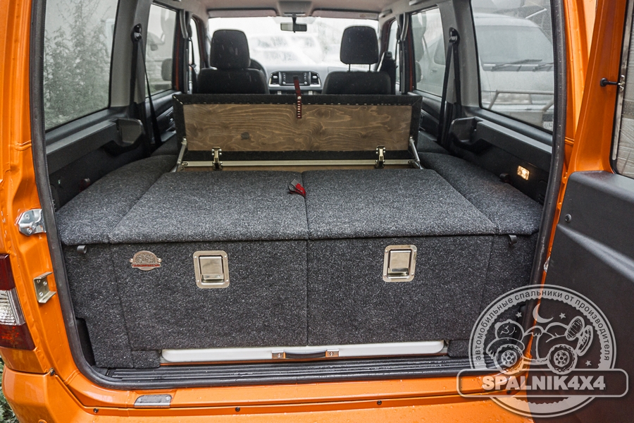 Автомобильный спальник с интегрированным столом для УАЗ Патриот