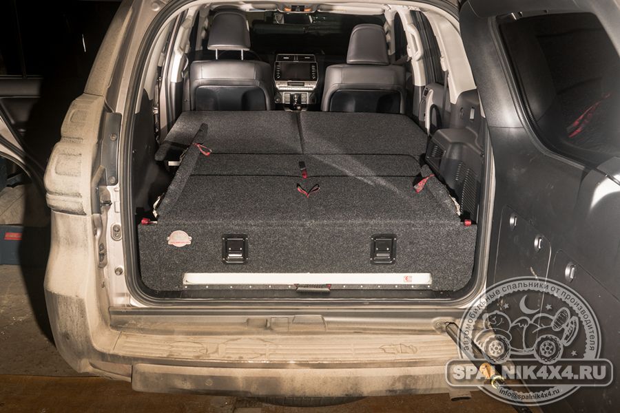 Тойота Прадо 150 - автомобильный спальник с интегрированным столом. Toyota Prado 150