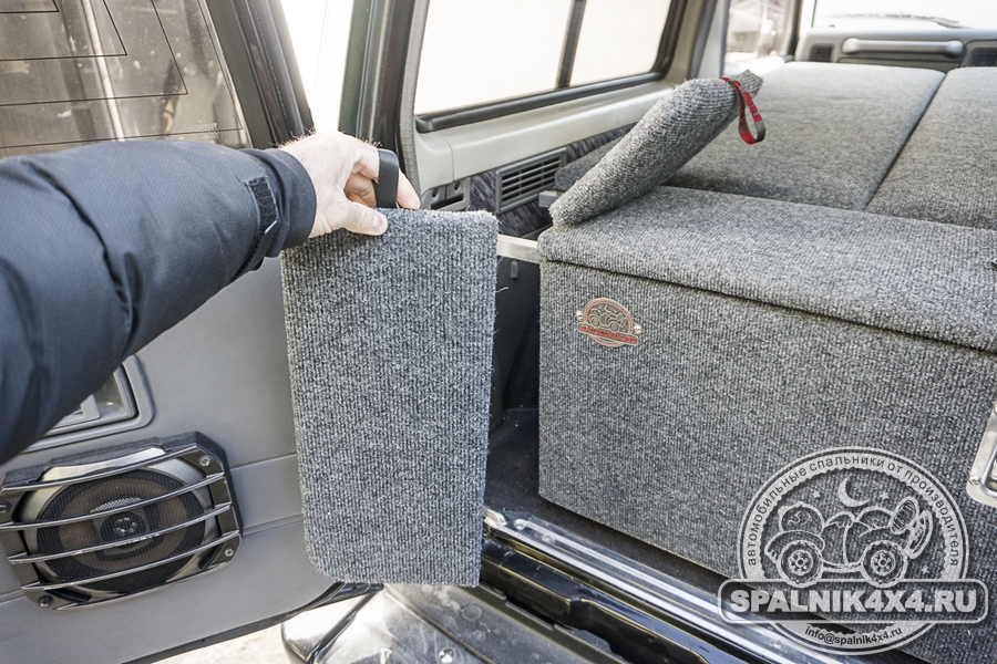 Автомобильный спальник для трехдверного Тойота Прадо 71 с сохранением двух рядов сидений