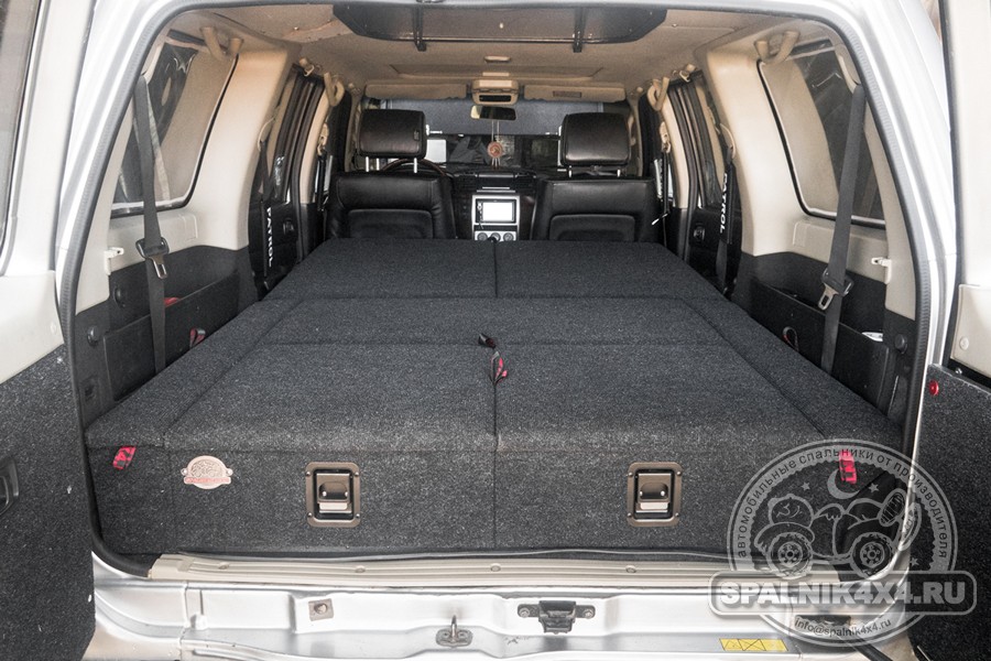 Стандартный спальник для Nissan Patrol Y61 + откидной столик на заднюю дверь