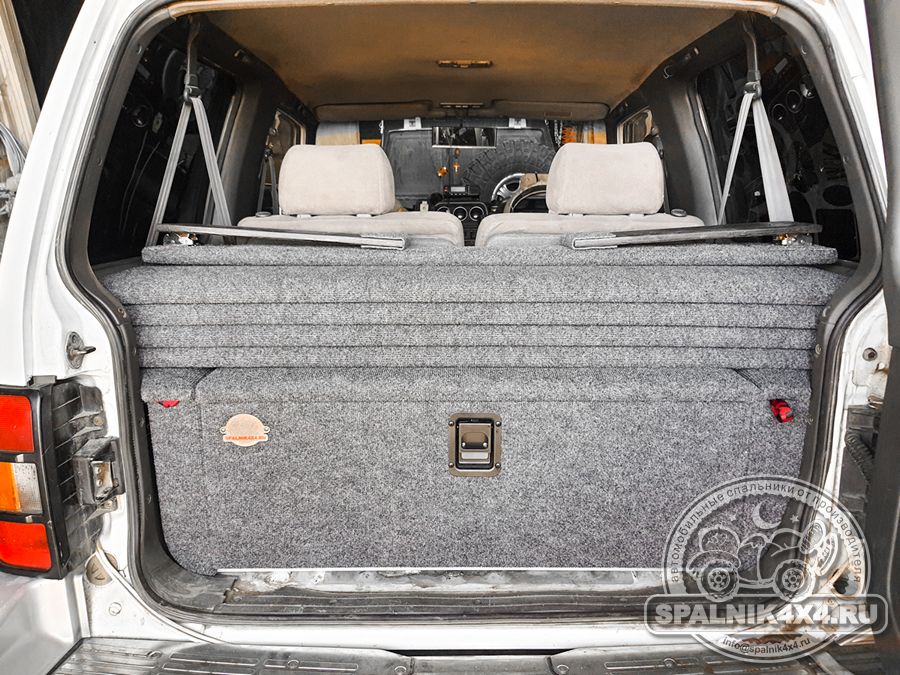 Автомобильный спальник для трехдверного MMC Pajero второго поколения. V21 V23