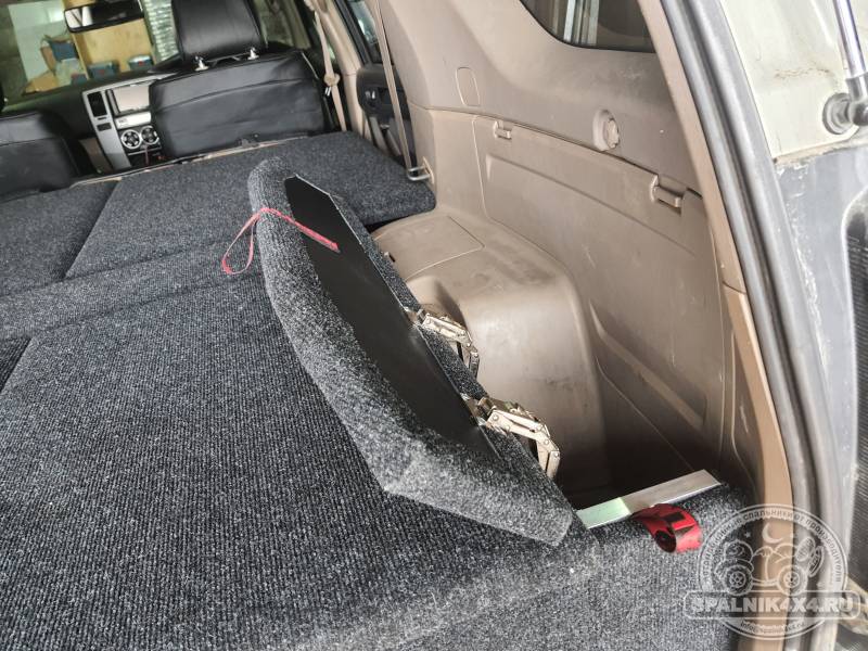 Toyota Surf 215 - спальник без выдвижных ящиков