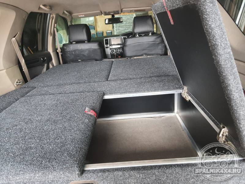 Toyota Surf 215 - спальник без выдвижных ящиков