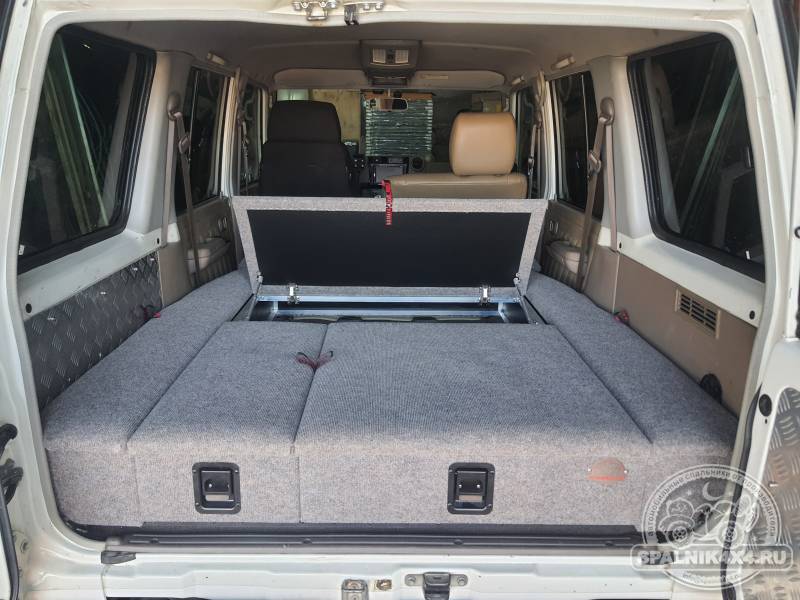 Toyota Land Cruiser 76 - спальник с ящиками увеличенного объема