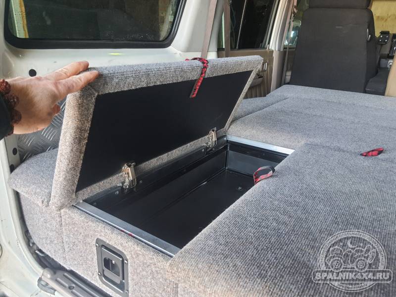 Toyota Land Cruiser 76 - спальник с ящиками увеличенного объема